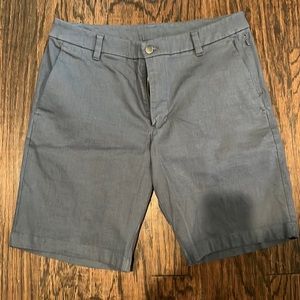 Men’s  Lululemon Commission Chino 9”